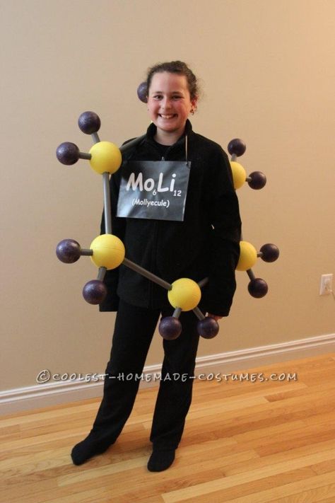 Halloween Sleepover Party, Science Costumes, Halloween Experiments, Science Halloween, Spooky Science, Teacher Costumes, Halloween Science, Couple Costumes, Science Party