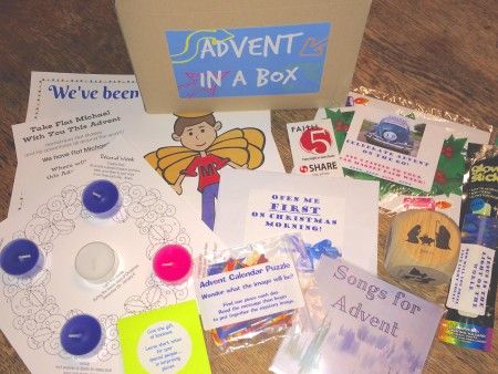 Advent box, could use some it to hand out at church or craft for Staks Advent Family, Advent Bags, Jesse Tree Advent, Advent Prayers, Christmas Sunday School, Prayer Stations, Advent Box, Advent Christmas, Advent Activities