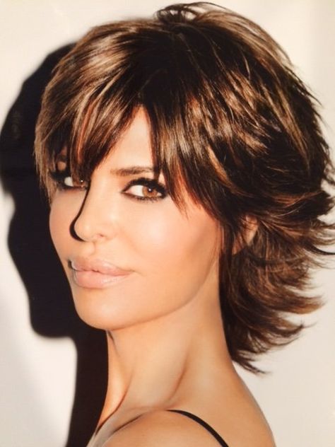 Brownie Hair, Lisa Rinna Haircut, Lisa Rinna, Shag Hairstyles, Mom Hairstyles, Penteado Cabelo Curto, Hair Color And Cut, Hair Images, Short Hair With Layers