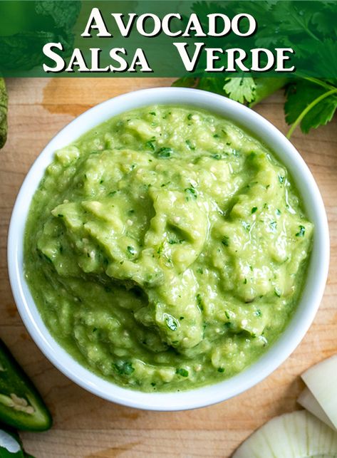 Tomatillo Avocado Salsa, Avocado Salsa Verde, Avocado Tomatillo Salsa, Avocado Sauce Recipe, Homemade Salsa Verde, Salsa Tomatillo, Creamy Avocado Sauce, Mexican Sauce, Salsa Guacamole