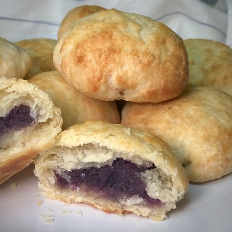 Manju Recipe Japanese Sweets, Baked Manju Recipe, Pine Tarts Guyanese, Okinawa Sweet Potato Recipes, Manju Recipe, Hawaii Snacks, Stuffed Buns, Okinawa Japan Food Purple Sweet Potatoes, Okinawan Sweet Potato