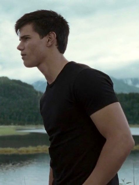 Taylor Jacobs, Jacob Black Twilight, Twilight Jacob, Twilight Dr, Crush Movie, Twilight Wolf, Team Jacob, Twilight Photos, Twilight Pictures