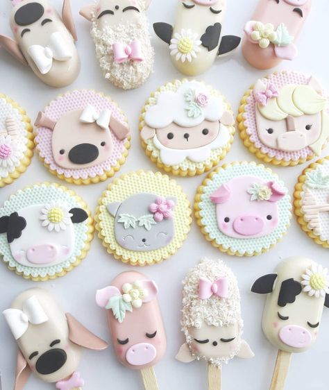 Easter Buffet, Watercolor Cookies, Farm Cookies, Farm Themed Party, 1st Birthday Girl Decorations, Cookies Decoradas, Farm Animals Birthday Party, Edible Toppers, Farm Cake