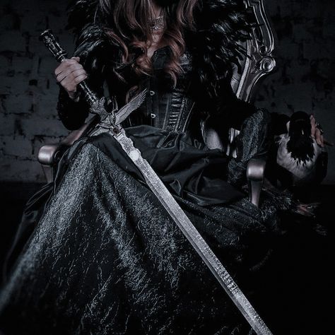 Dark Queen Aesthetic, Dark Fantasy Aesthetic, Dark Royalty Aesthetic, Aesthetic Queen, Royal Core, Dark Princess, Medieval Aesthetic, Fairytale Aesthetic, Dark Queen