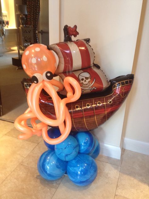 Pirate party balloon decor by Kevin @ Premier Balloons Pirate Party Centerpieces, Pirate Centerpiece, One Piece Birthdays, 6th Birthday Cakes, Harry Birthday, Pirate Theme Party, Pirate Halloween, Balloon Crafts, Pirate Birthday Party