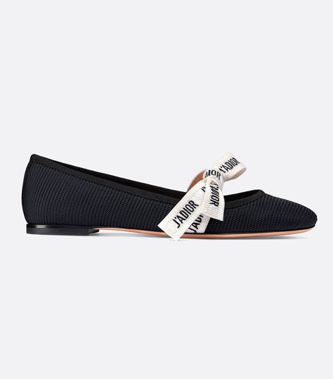 11 Pairs of Flats French Girls Are Buying Right Now | Who What Wear French Girls, Shoes Collection, Ballet Pumps, Dior Shoes, Womens Wedges, Luxury Clothing, Ballerinas, Flat Shoes, Luxury Shoes