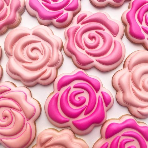 Stop and smell the roses...especially cookie roses. #decoratedcookies #cookiedecorating #sugarcookies #flowercookies #roses #rosecookies… Flower Sugar Cookies, Pink Sweets, Rose Cookies, Cupcakes Recipes, Spring Cookies, Summer Cookies, Pretty Cookies, Fancy Cookies, Flower Cookies