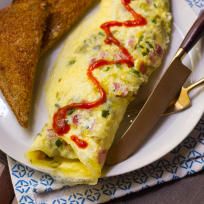 Denver Omelet Recipe. Denver Omelet, Omelets Recipe, Community Table, Fresh Smoothies, How To Cook Ham, Quick And Easy Breakfast, Breakfast Brunch Recipes, Perfect Breakfast, Morning Food