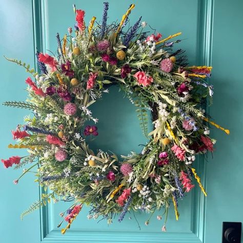 February Wreath, Spring And Summer Crafts, Plaza Christmas, Faux Wreath, Handmade Garland, Spring Garland, Fall Floral Decor, Floral Door Wreaths, Cottage Wreath