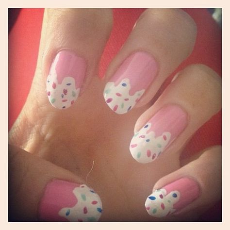 Cupcakes pink nails Cupcakes Pink, Funky Clothes, Doll Eye Makeup, Punk Nails, Really Cute Nails, Kawaii Nails, Pink Girly Things, Funny Doodles, I Scream