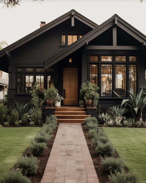 Exterior Home Painting Ideas, Modern Dark House Exterior, Black Bungalow, Black Bungalow Exterior, Black Painted House, House Colors Exterior Paint, Black And Brown House Exterior, House Ideas Exterior, Black Exterior House