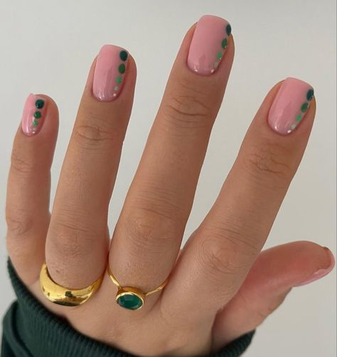 Subtle March Nails, Minimal St Patricks Day Nails, Green Dot Nails, Short March Nails, March Nails Short, Subtle St Patricks Day Nails, Nail Doodles, Simple Winter Nails, Pink Nail Design