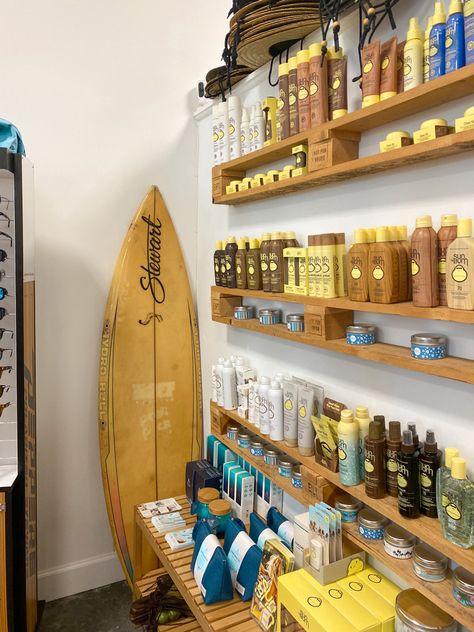 Beachy Shops Aesthetic, Coastal Gift Shop, Beachy Coffee Shop, Surf Shop Interior, Surf Shop Aesthetic, Surf Cafe, Surf Room Decor, Surf Shops, Surf Room