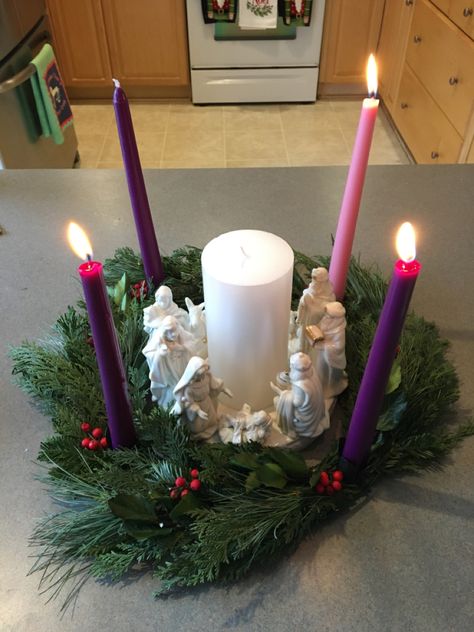 Diy Advent Wreath Candle Holders, Advent Wreath Aesthetic, Christmas Advent Wreath Modern, Candles Ideas Diy, Advent Candles Ideas, Simple Advent Wreath, Nativity Candle, Catholic Advent, Nativity Advent