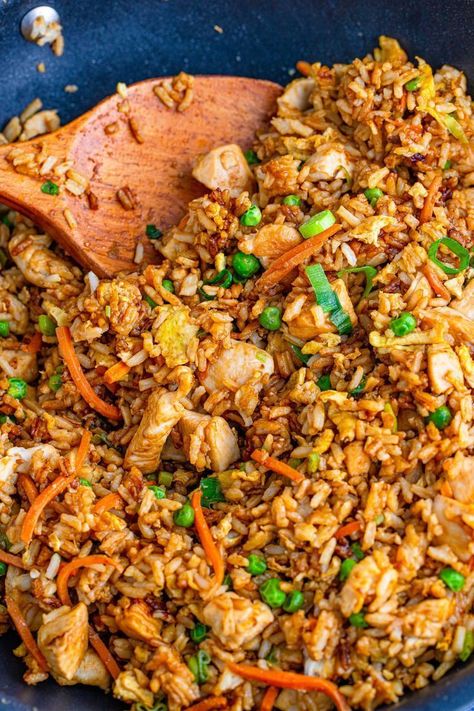 Learn how to make restaurant-quality chicken fried rice at home with just a few simple everyday ingredients. Tender chicken in each bite paired with fried rice, veggies, and tender eggs all seasoned perfectly. This easy chicken fried rice will instantly become a family favorite that even picky eaters will gobble up. Try this recipe for an easy weeknight lunch or dinner. Try it today! Egg Fried Rice Recipe Easy, Homemade Chicken Fried Rice, Chinese Egg Fried Rice, Chicken Fried Rice Recipe Easy, Healthy Rice Recipes, Chicken Fried Rice Easy, Beef Fried Rice, Fried Rice Recipe Easy, Fried Rice With Egg