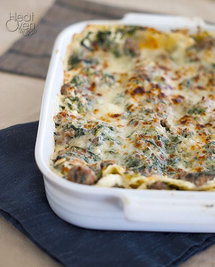 #HealthyRecipe - Turkey Sausage and Spinach Lasagna | MBSIB: The Man With The Golden Tongs Goes All Out On Health | Scoop.it Turkey Spinach, Sausage And Spinach, White Lasagna, Sausage Spinach, Sausage Lasagna, Food Pasta, Fall Comfort Food, Spinach Lasagna, Turkey Sausage