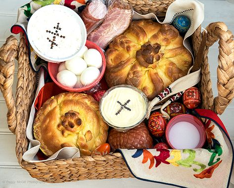 Orthodox Easter, Easter Breakfast, Ukrainian Easter, Easter Bread, Ukrainian Recipes, Easter Brunch, Easy Breakfast, Easter Basket, Easter Baskets