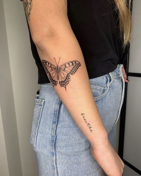 Butterfly Tattoos On Arm, Unique Butterfly Tattoos, Butterfly Tattoo On Shoulder, Boho Tattoos, Shoulder Arm Tattoos, Arm Band Tattoo, Stylist Tattoos, Tattoo Style Drawings, Baby Tattoos