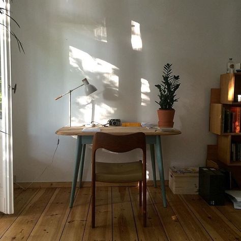 Robbie Lawrence, Cozy Workspace, Functional Decor, Cheap Home Decor, 인테리어 디자인, Room Interior, Room Inspo, Home Deco, Bookstore