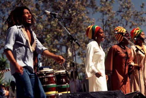 Bob Marley and the I threes... Rita Marley, Judy Mowatt and Marcia Griffiths. ONE LOVE! Bob Marley Songs, Could You Be Loved, Bob Marley Legend, Robert Nesta, Nesta Marley, Dancehall Music, The Wailers, Oldies Music, Reggae Music