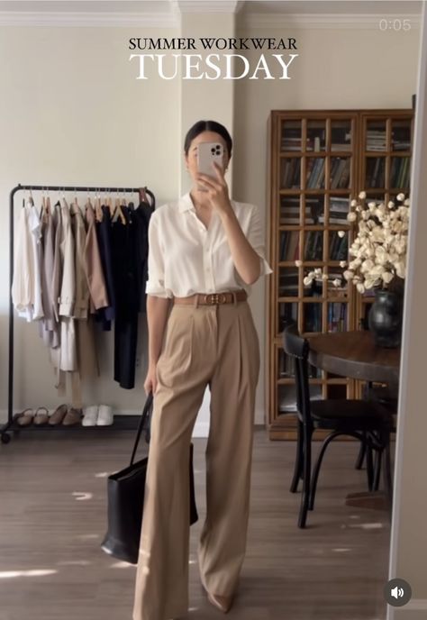 Corporate Fashion Office Chic, Classy Minimalist Outfits, Corporate Attire Women, Workwear Capsule Wardrobe, Office Attire Women, Smart Casual Women Outfits, Classy Street Style, Spring Business Casual, Smart Casual Women