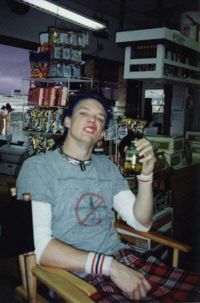 . on Twitter: "matthew lillard… " Slc Punk, Matthew Lillard, 2000s Punk, Punk Boy, Punks Not Dead, Joseph Gordon Levitt, Punk Aesthetic, Scream Movie, Photographie Portrait Inspiration