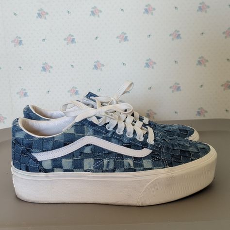 Vans 🛹 Old Skool 😎 Stackform 🥞 Woven Denim Platform Shoes Platform Aesthetic, Platforms Aesthetic, Old Skool Stackform, Platform Vans, Denim Vans, Vans Store, Platform Shoe, Shoe Wishlist, Vans Old Skool