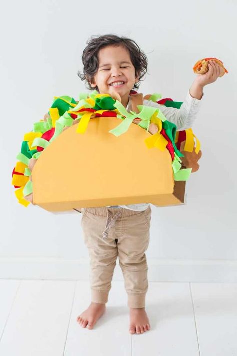 How to Make a DIY Taco Costume for Kids - Nurture Life Diy Taco Costume, Food Costumes For Kids, Pun Halloween Costumes, Taco Halloween Costume, Mexican Halloween Costume, Punny Costumes, Taco Costume, Creative Halloween Costumes Diy, Halloween Costume Puns