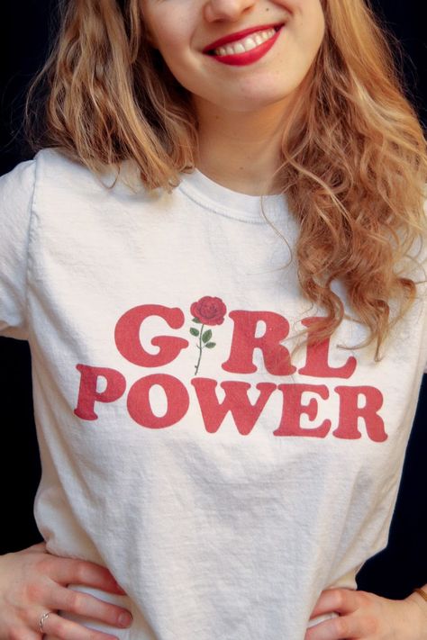 Grunge Fashion Outfits, Girl Power T Shirt, Alan Parsons, Girl Power Shirt, Nothing To Say, Travel Clothes Women, Rose T Shirt, Aesthetic Red, Hipster Outfits