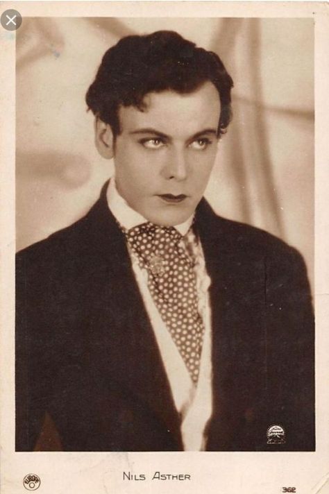 Silent Film Makeup, Ivor Novello, Genderfluid Fashion, Film Makeup, Radium Girls, John Gilbert, Good Omens Fanart, Rudolph Valentino, Douglas Fairbanks