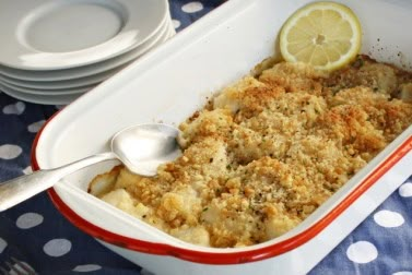 How to Make Baked Scallops with Ritz Crackers Topping Easy Baked Scallops Recipe, Scallop Casserole, Scallop Recipes Baked, New England Recipes, England Recipes, Ritz Cracker Recipes, Cracker Toppings, Fish Dinners, Baked Scallops