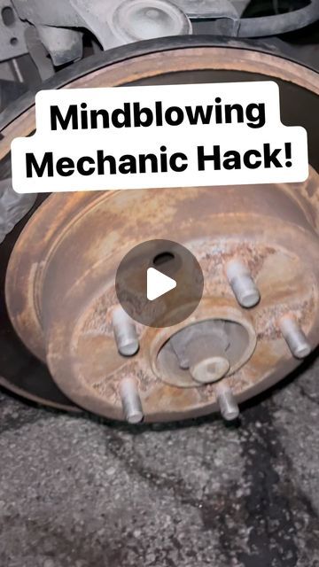 Mechanic Garage Ideas, Mechanics Shop Organization, Auto Mechanic Shop, Clean Car Windshield, Car Mechanics Garage, Airplane Mechanic, Auto Body Tools, Motor Mechanics, Mechanic Engineering