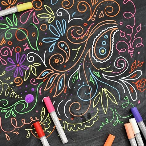 Tips For Working Magic with Chalk Markers - I Still Love You by Melissa Esplin Liquid Chalk Art, Chalk Markers Art, Chalkboard Flowers, Fun Chalk Art, Painted Window Art, Chalkboard Doodles, Window Markers, Chalkboard Markers, Kindergarten Art Projects