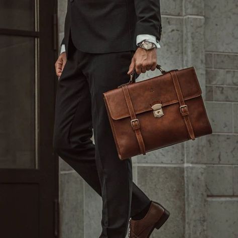 The Singularity, Black Men Fashion Swag, Laptop Briefcase, Briefcase For Men, Art Bag, Buffalo Leather, Leather Bags Handmade, Black Men Fashion, Leather Messenger Bag