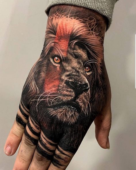 Back Of Hand Tattoos, Tattoo Main, Lion Hand Tattoo, Herren Hand Tattoos, Tier Tattoo, Lion Tattoo Sleeves, Mens Lion Tattoo, Kunst Tattoos, Lion Head Tattoos