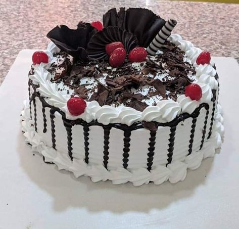 Real Cake Pics Birthday, Real Cake Pic, Gray Wedding Cake, Cake Pic, Jamun Recipe, Chocolate Cake Designs, Food Pic, Stylish Pic, Black Forest Cake