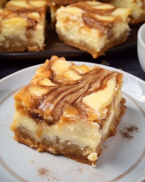 Cinnamon Swirl Cheesecake, Roll Cheesecake, Finger Desserts, Cinnamon Roll Cheesecake, Dessert Bar Recipe, Cream Cheese Recipes, Cookie Bar Recipes, Time To Eat, Eat Dessert