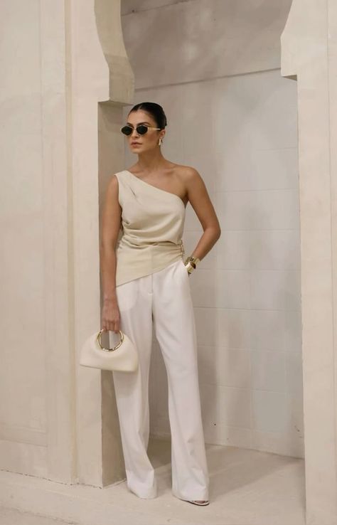 White Outfits For Women, Viral Makeup, Modest Casual Outfits, Ivy League Style, Elegante Casual, Neutral Outfit, Fashion Mistakes, Looks Chic, Style Mistakes