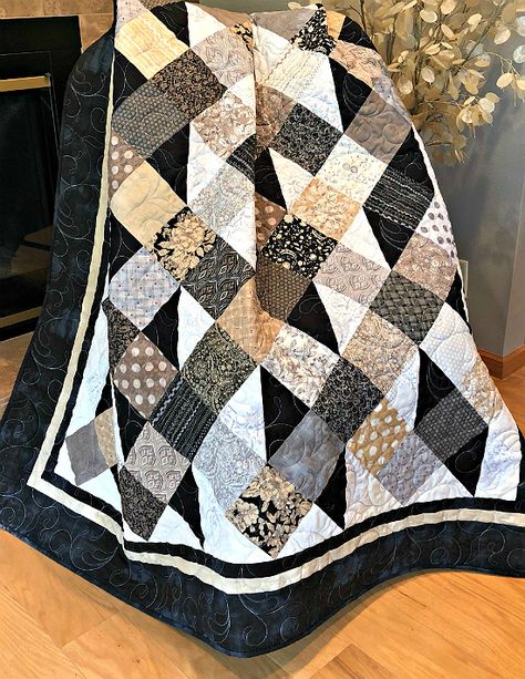 Simply Serene Quilt Pattern Black And White Quilt, Simple Quilt, Neutral Quilt, Black And White Quilts, Basic Quilt, Paper Quilt, Quilt Modernen, Easy Quilt, Quilt Care