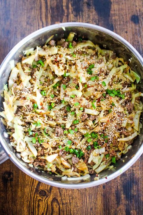 Ground Beef and Cabbage Stir Fry Beef And Cabbage Stir Fry, Beef And Cabbage Recipe, Cabbage And Noodles, Ground Beef And Cabbage, Ginger Beef, Cabbage Stir Fry, Easy Ground Beef, Beef And Cabbage, Cabbage Recipe