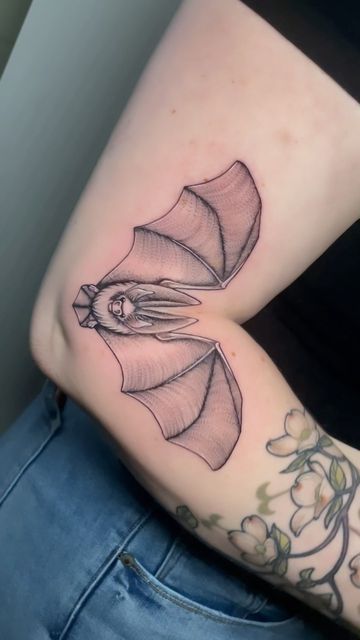 Bat Tattoo Elbow, Elbow Bat Tattoo, Bat Tattoo On Arm, Bat Tattoo Linework, Dainty Bat Tattoo, Bat Elbow Tattoo, Feminine Bat Tattoo, Bat Shoulder Tattoo, Bat Arm Tattoo