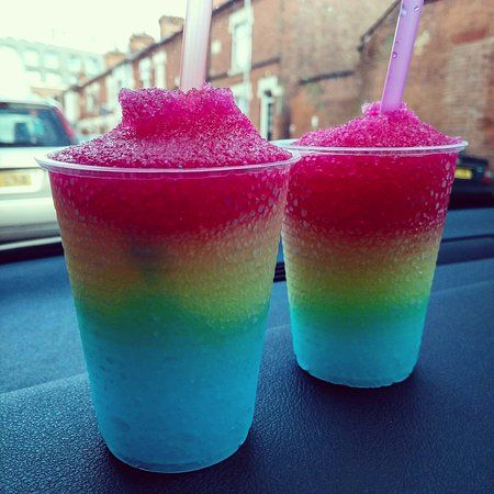 Slush Puppies, Kid Friendly Drinks, Slush Puppy, Leicester England, Easy Drink Recipes, Sleepover Food, Rainbow Food, Mixed Drinks Recipes, Easy Drinks