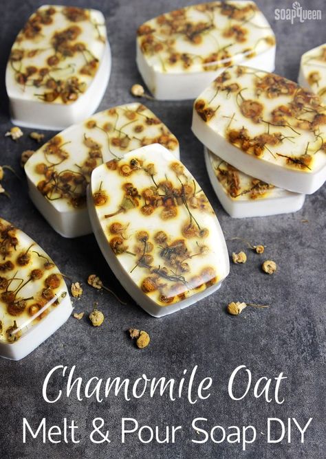 Spring Soap Recipes, Chamomile Soap, Dried Chamomile, Clear Soap, Soap Queen, Săpunuri Handmade, Handmade Soap Recipes, Chamomile Extract, Soap Making Recipes