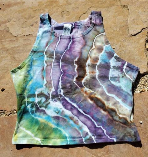 Depop Ideas, Tank Top Patterns, Tank Tops Diy, Ty Dye, Tye And Dye, Tie Dye Crafts, Tank Top Pattern, How To Tie Dye, Tie Dye Techniques