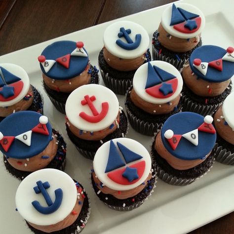 Nautical Theme Cupcakes, Nautical Cupcake, Sailor Baby Showers, Navy Baby Showers, Boat Cake, Nautical Birthday Party, Nautical Cake, Cupcakes Decorados, Nautical Birthday