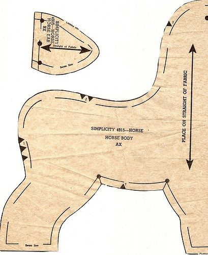 This is the retro horse pattern. There are 4 pieces in total, but two have been split up to fit on the scanner. I have saved these to be printed out on 8.5x11" paper. Pet Clothes Patterns, Free Printable Sewing Patterns, Plush Horse, Horse Quilt, Felt Animal Patterns, Crochet Horse, Soft Toy Patterns, Printable Sewing Patterns, Animal Sewing Patterns