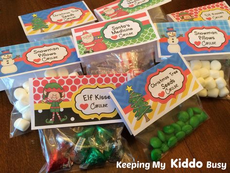 christmas favor topper for kids free printable Snowman Pillows, Creche Ideas, Stoking Stuffers, Funny Christmas Cards Diy, Elf Kisses, Christmas Cards Diy, Work Games, Diy Stocking, Diy Stocking Stuffers