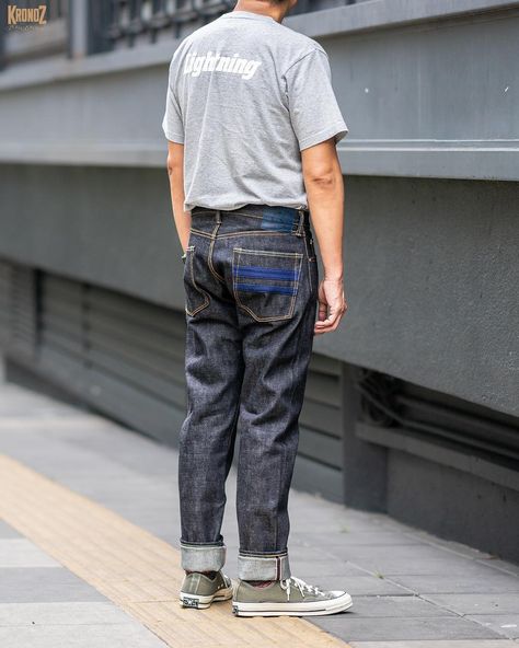 Kronoz Denim on Instagram: “Momotaro 0306-SA Sashiko "Going to Battle label" 18oz Selvedge Denim ⠀ A tight tapered fit which gives a slim and modern look. Constructed…” Selvedge Denim Outfit Men, Japanese Americana, Selvage Denim Jeans, Momotaro Jeans, Denim Outfit Men, Selvage Denim, Edwin Jeans, Japanese Selvedge Denim, Denim Wear