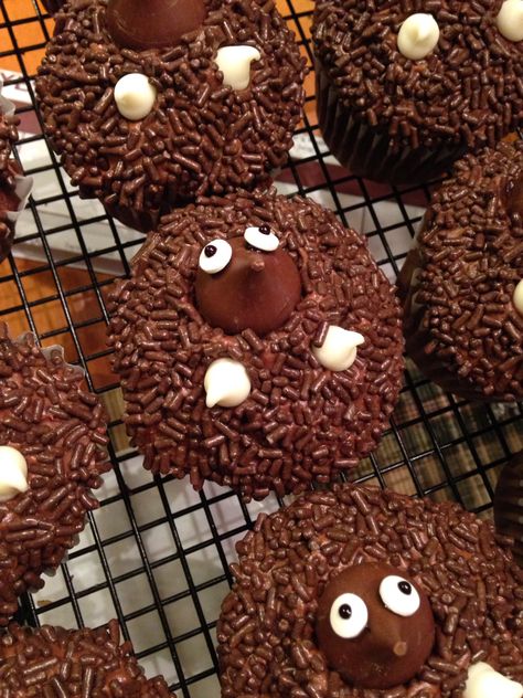 Mole Day cupcakes!!                                                                                                                                                                                 More Mole Themed Food, Mole Day Food, Mole Day Projects, Mole Day Ideas Chemistry, Stuffed Mole Project Chemistry Ideas, Mole Day Treats Chemistry, Mole Project Chemistry Ideas, Mole Idea, Mole Day