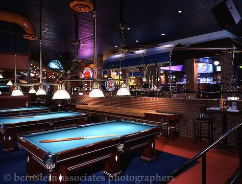 DAVE AND BUSTERS - DALLAS Pool House Layout, Pool Hall Decor, Pool Hall Ideas, Billiards Room Decor, Sport Bar Design, Dave And Busters, Billiards Bar, Bar Renovation, Snooker Room